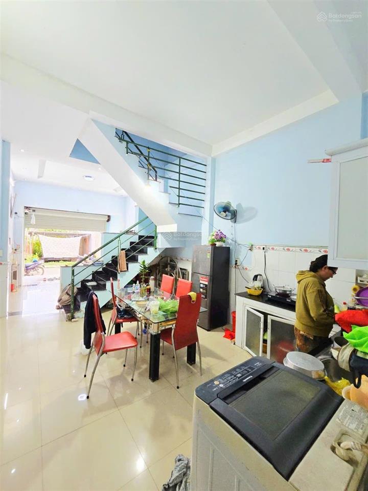 Bán nhà 2 tầng, hẻm xe hơi, p. trường thạnh quận 9 cũ giá 4,2 tỷ/64m2