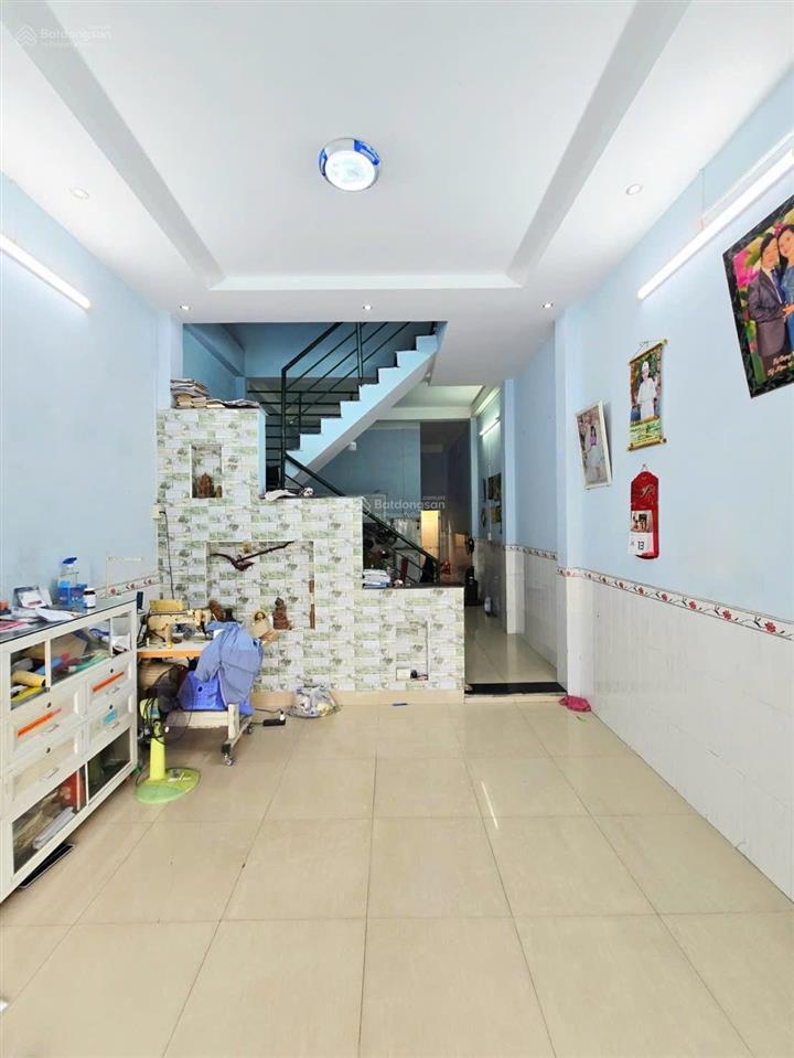 Bán nhà 2 tầng, hẻm xe hơi, p. trường thạnh quận 9 cũ giá 4,2 tỷ/64m2