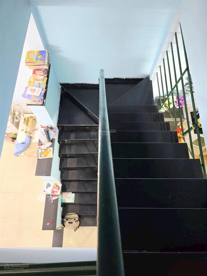 Bán nhà 2 tầng, hẻm xe hơi, p. trường thạnh quận 9 cũ giá 4,2 tỷ/64m2