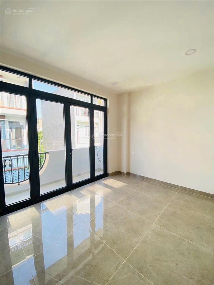 Bán nhà 3 tầng, hẻm xe hơi. gần chợ long trường giá 5,4 tỷ (còn thương lượng)