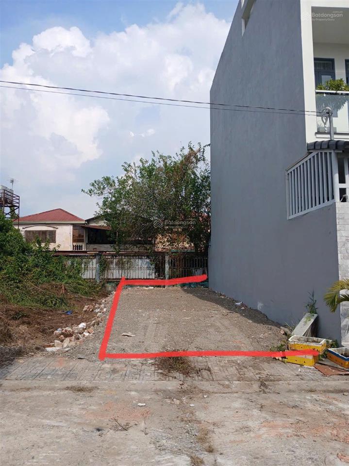 Bán đất hẻ xe hơi 8m. sát vinhoms quận 9, giá 3,4 tỷ/ 60m2 (4x15)