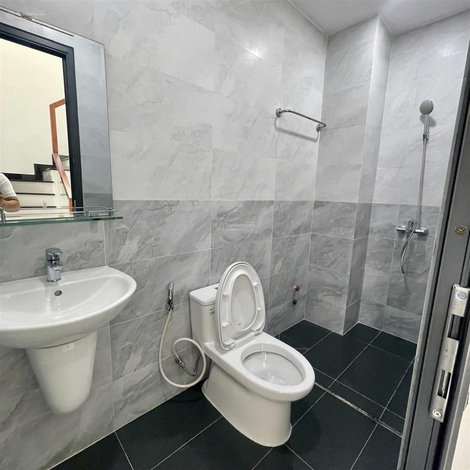 Bán nhà 3 tầng, hẻm xe hơi, gần vinhomes quận 9, giá 4,85 tỷ