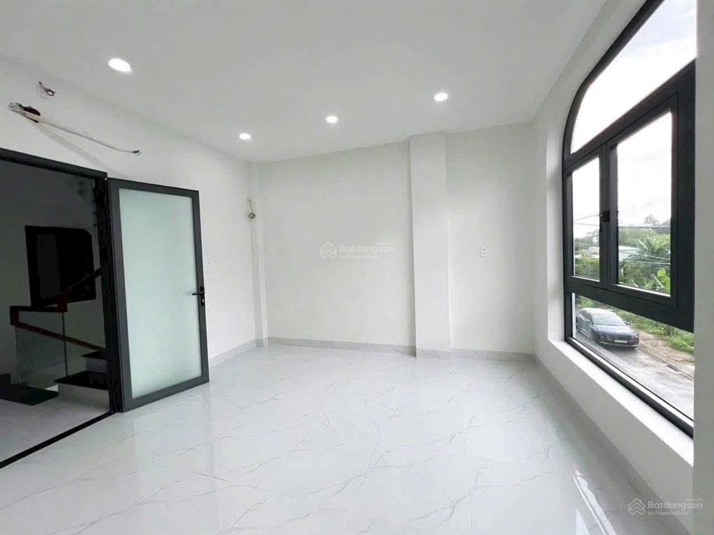 Bán nhà 3 tầng, hẻm xe hơi, gần vinhomes quận 9, giá 4,85 tỷ