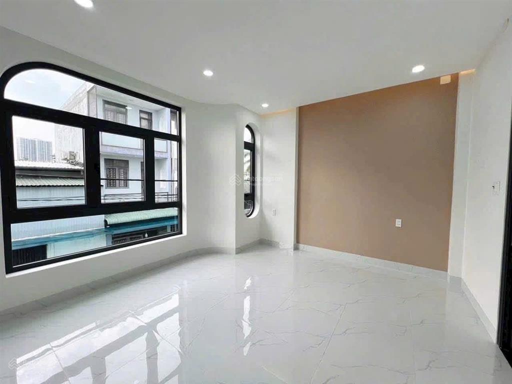 Bán nhà 3 tầng, hẻm xe hơi, gần vinhomes quận 9, giá 4,85 tỷ