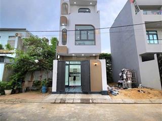 Bán nhà 3 tầng, hẻm xe hơi, gần vinhomes quận 9, giá 4,85 tỷ