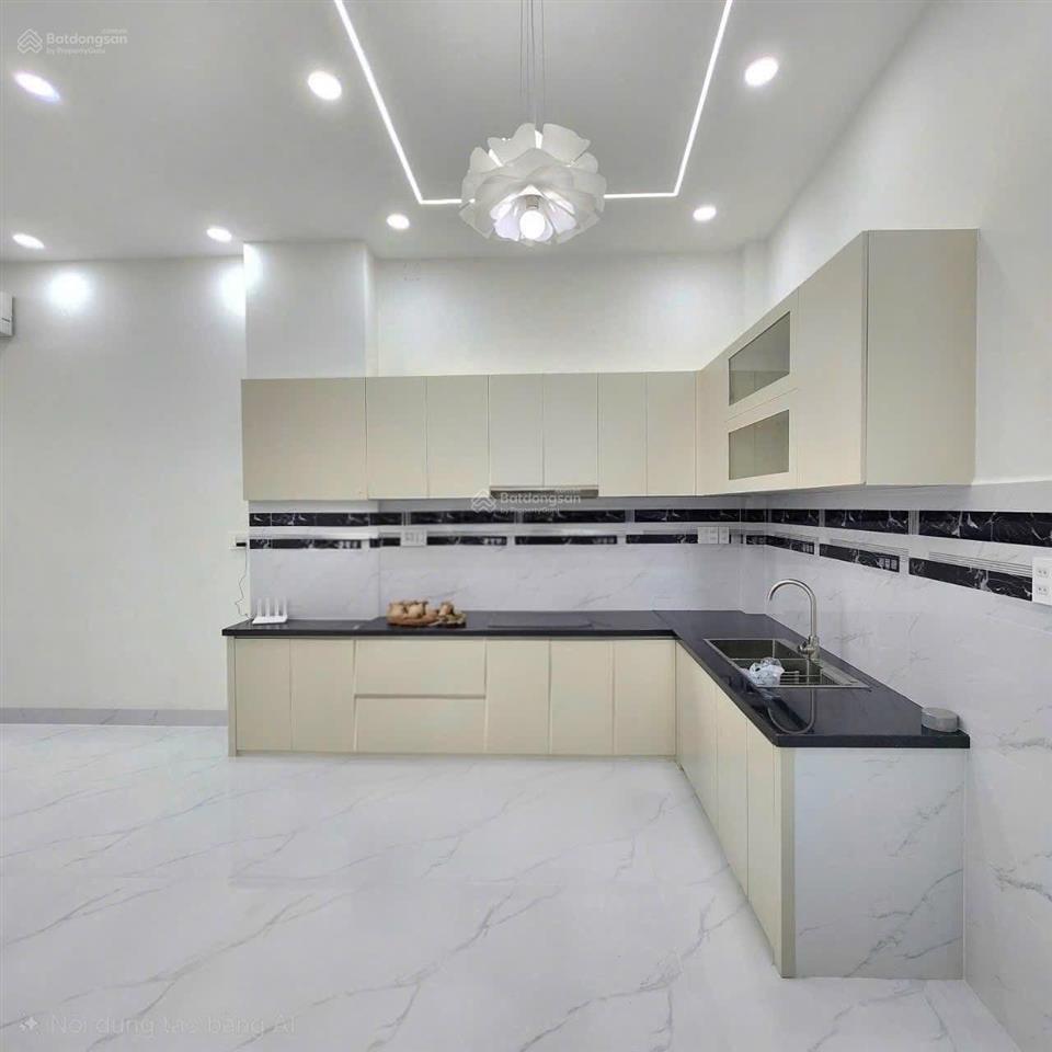 Bán nhà 3 tầng, hẻm xe hơi, gần vinhomes quận 9, giá 4,85 tỷ