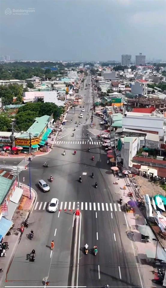 Bán nhà 4 tầng, hẻm xe hơi, đường lã xuân oai giá 6,2 tỷ