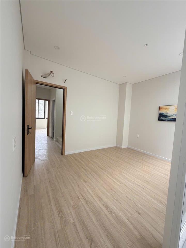 Bán nhà 4 tầng, hẻm xe hơi, đường lã xuân oai giá 6,2 tỷ