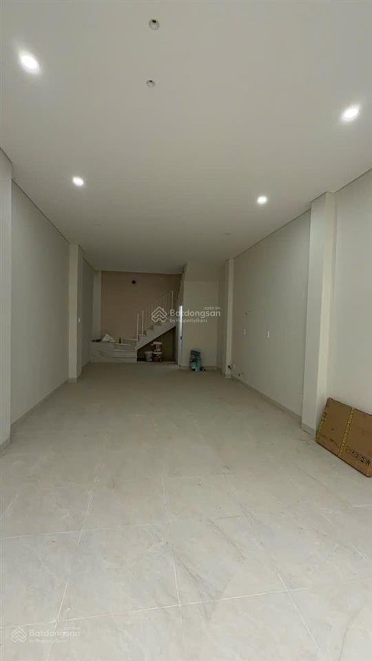 Bán nhà 4 tầng, hẻm xe hơi, đường lã xuân oai giá 6,2 tỷ