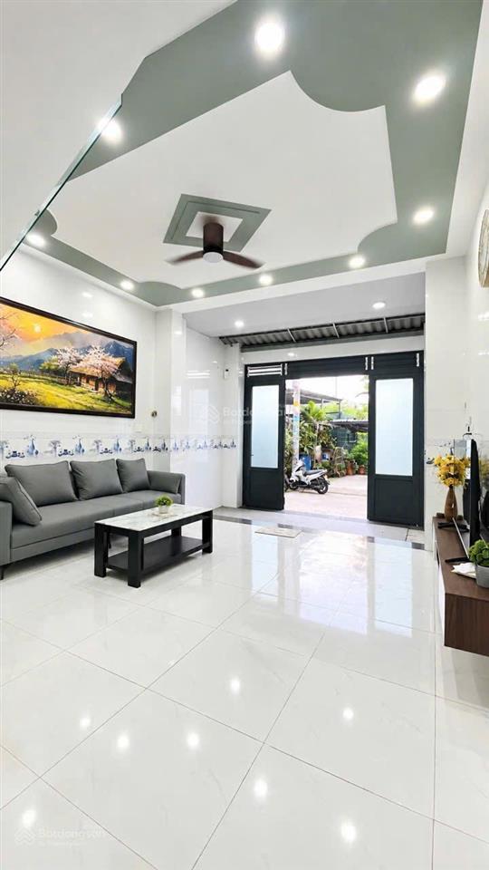 Bán nhà 3 tầng, hẻm xe hơi, p. long trường quận 9, giá 5 tỷ còn thương lượng