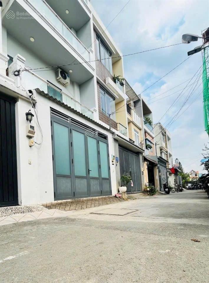 Bán nhà 3 tầng, hẻm xe hơi, p. long trường quận 9, giá 5 tỷ còn thương lượng
