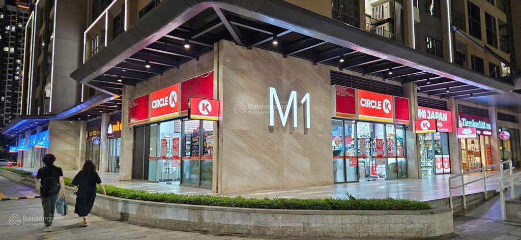 Bán gấp  shop chân đế mặt sảnh đối sảnh đã cho facmacity thuê 40tr/tháng