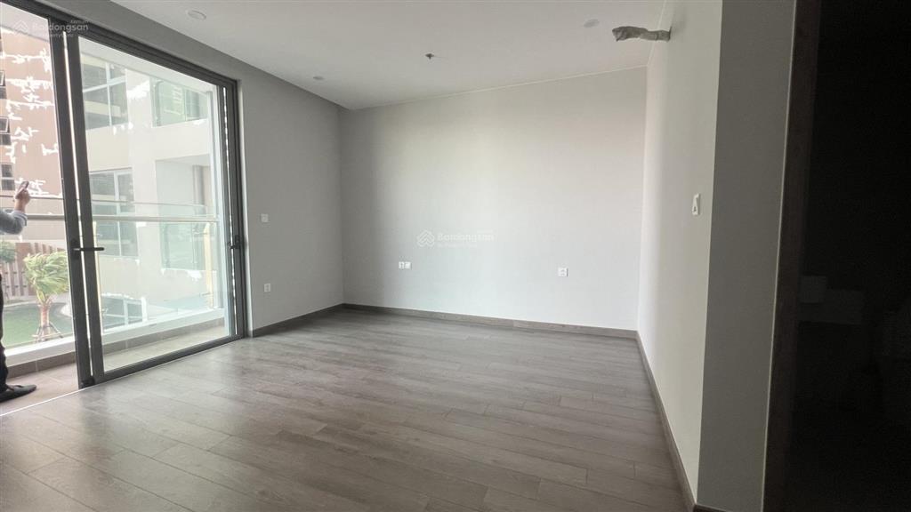 Studio đã nhận nhà trên tầng 10 giá bán 1.030 tỷ full giá.  0936 915 ***