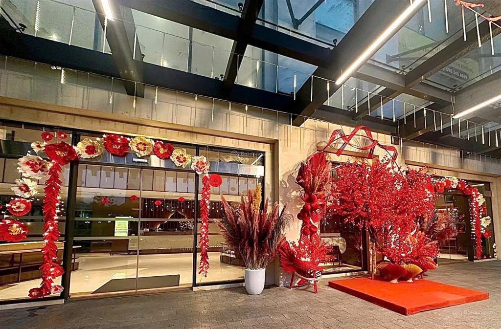 Vào mùa vận hành bán nhanh studio view biển ngắm pháo hoa tầng cao giá 1,850 tỷ. rẻ nhất thị trường