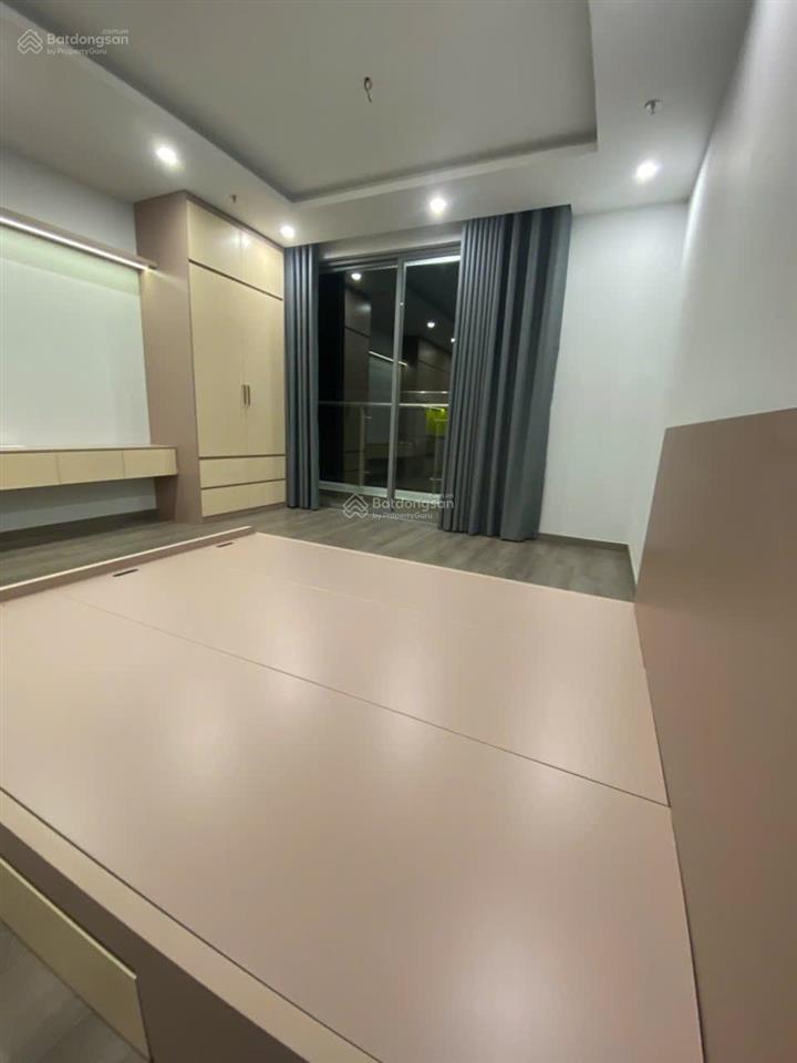 Chính chủ bán căn studio view biển mã 11 toà a tầng trung. giá 1,180 tỷ giá 102% full nội thất