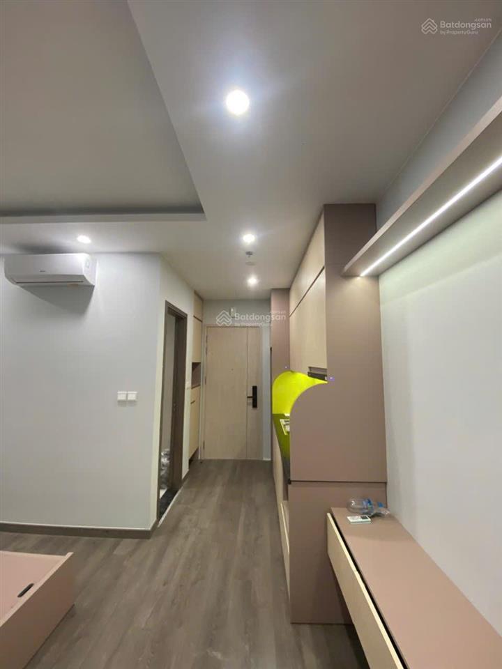 Chính chủ bán căn studio view biển mã 11 toà a tầng trung. giá 1,180 tỷ giá 102% full nội thất