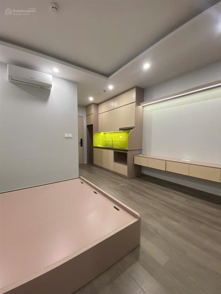 Chính chủ bán căn studio view biển mã 11 toà a tầng trung. giá 1,180 tỷ giá 102% full nội thất