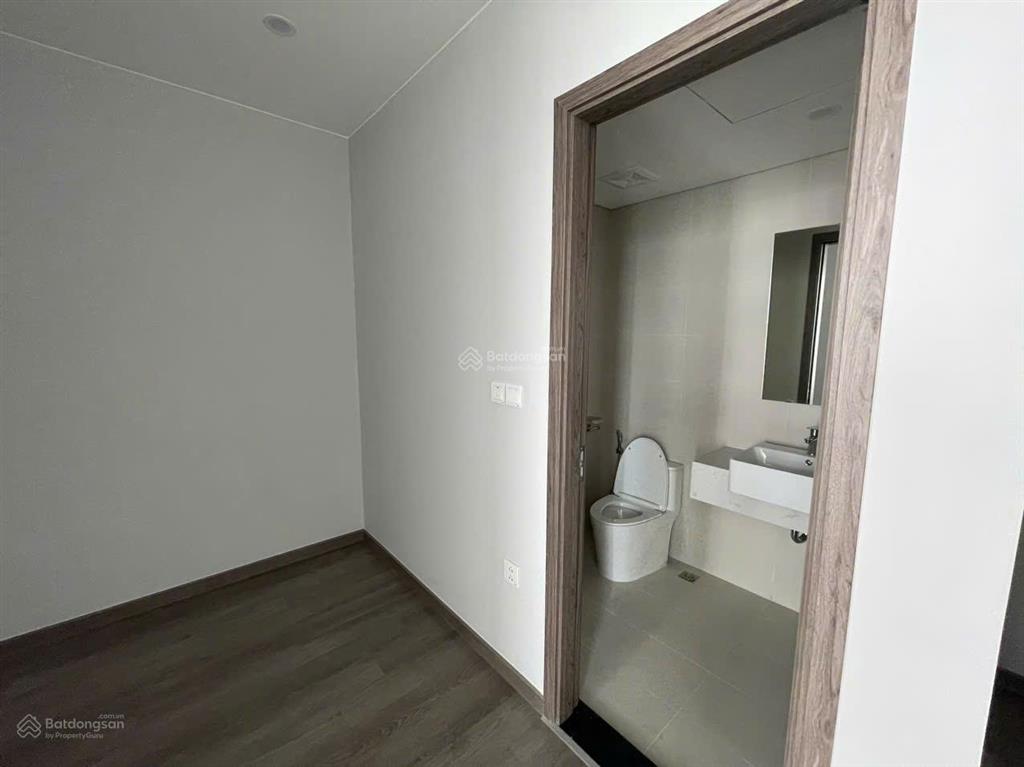 Chính chủ bán căn 1n+ toà a view biển tầng cao, full nội thất, giá bán 1,680 full.chỉ việc vào ở