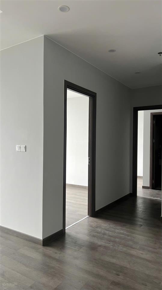 Chính chủ bán căn 1n+ toà a view biển tầng cao, full nội thất, giá bán 1,680 full.chỉ việc vào ở