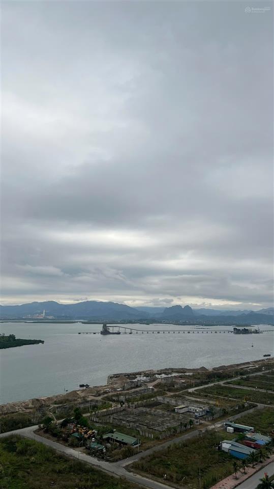 Chính chủ bán căn 1n+ toà a view biển tầng cao, full nội thất, giá bán 1,680 full.chỉ việc vào ở