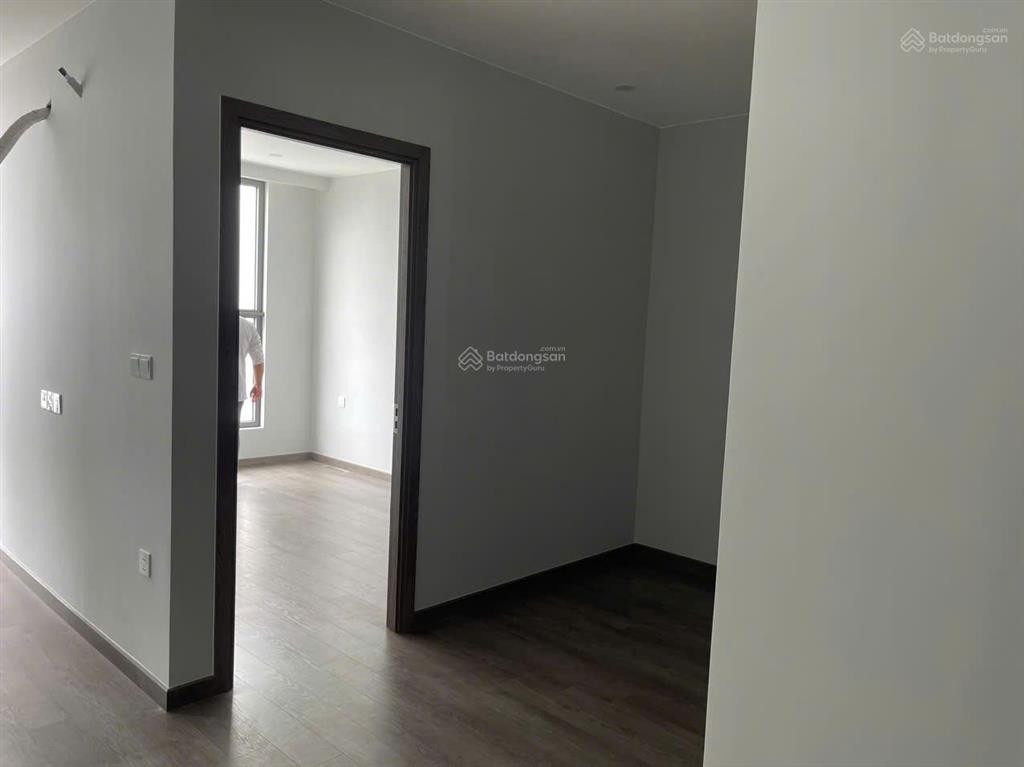 Chính chủ gửi bán căn 2pn+ view biển tầng trung toà a. giá 2,3 tỷ. rẻ nhất thị trường