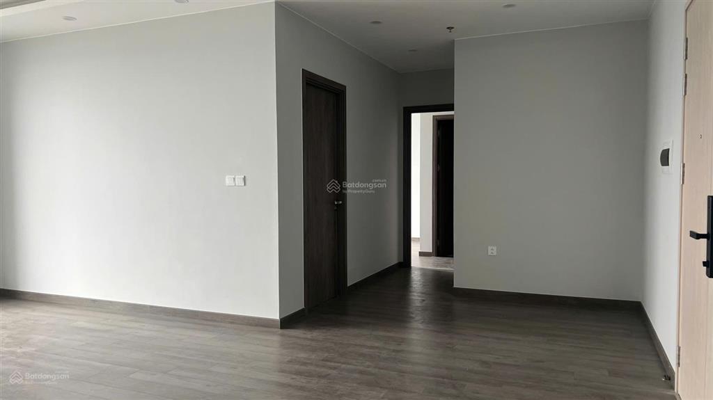 Chính chủ gửi bán căn 2pn+ view biển tầng trung toà a. giá 2,3 tỷ. rẻ nhất thị trường