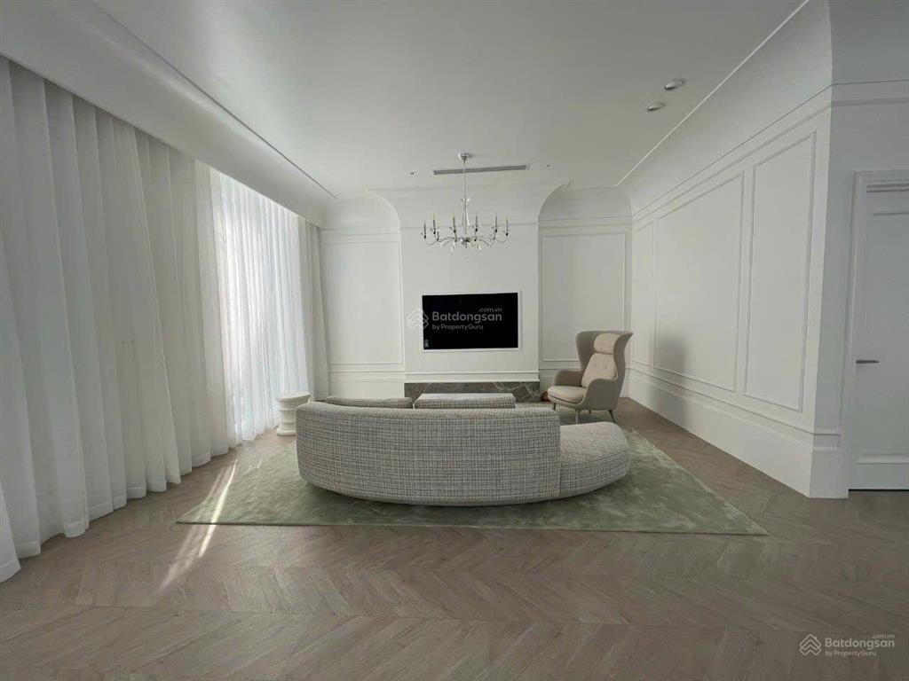 Chủ nhà gửi cho thuê song lập hoa sữa vinhomes riverside, full nội thất có thang máy giá 45 triệu