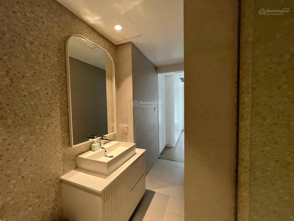 Chủ nhà gửi cho thuê song lập hoa sữa vinhomes riverside, full nội thất có thang máy giá 45 triệu