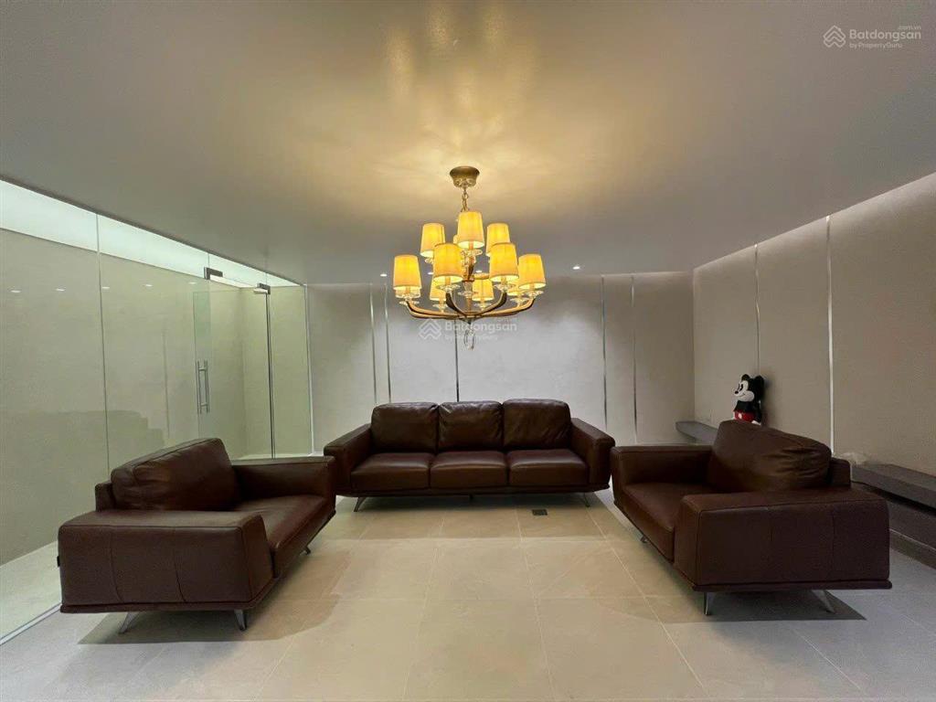Chủ nhà gửi cho thuê song lập hoa sữa vinhomes riverside, full nội thất có thang máy giá 45 triệu