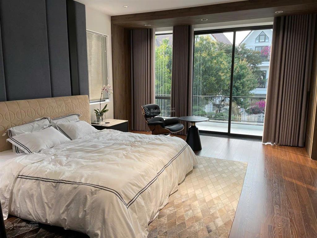 Chủ nhà gửi cho thuê biệt thự song lập hoa sữa ,full nội thất cao cấp,gần trường bis,giá thuê 50tr