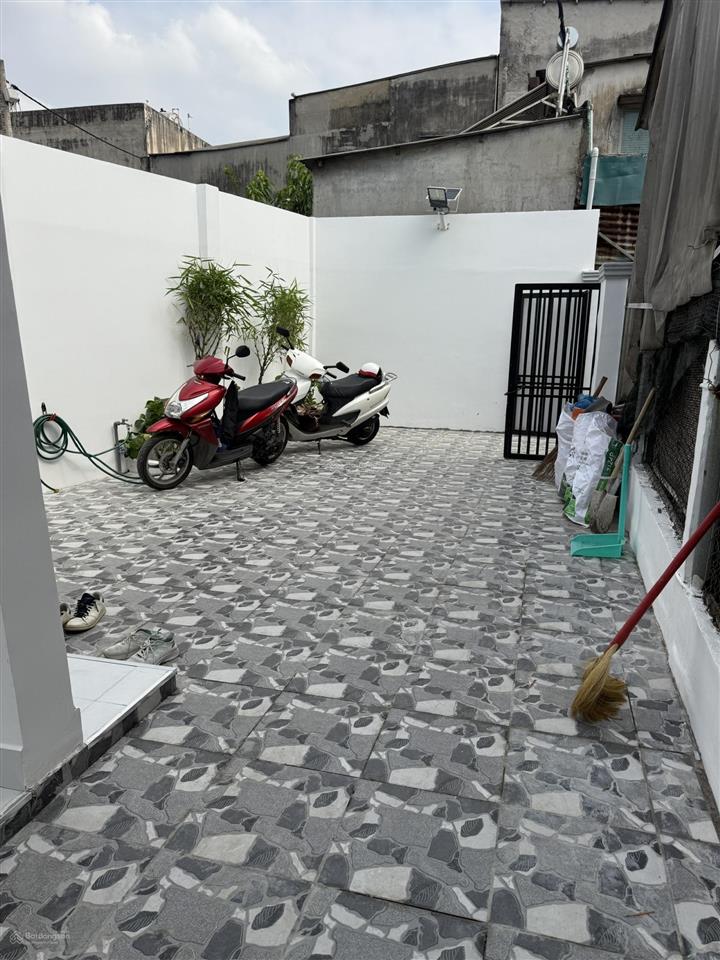 Nhà sát quốc lộ 13 cần ra để giải quyết việc gia đình