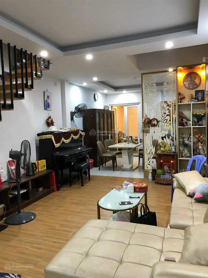 Nhà nằm ngay đường số 2 liền kề quốc lộ 13, đối diện vạn phúc city