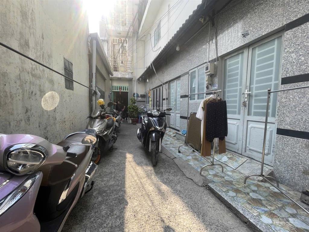 Nhà ngay vòng xoay bình triệu đang có dòng tiền 21 triệu tháng