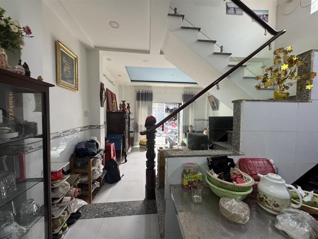 Nhà hẻm xe hơi đối diện vạn phúc city đang thuê kinh doanh