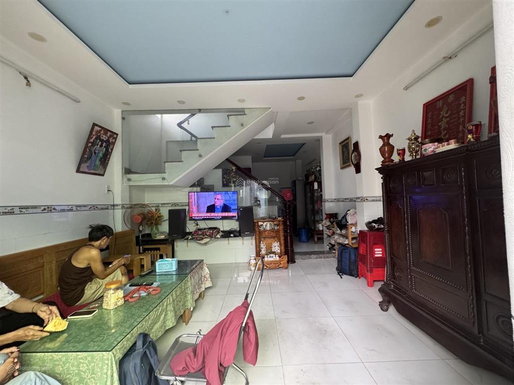 Nhà hẻm xe hơi đối diện vạn phúc city đang thuê kinh doanh