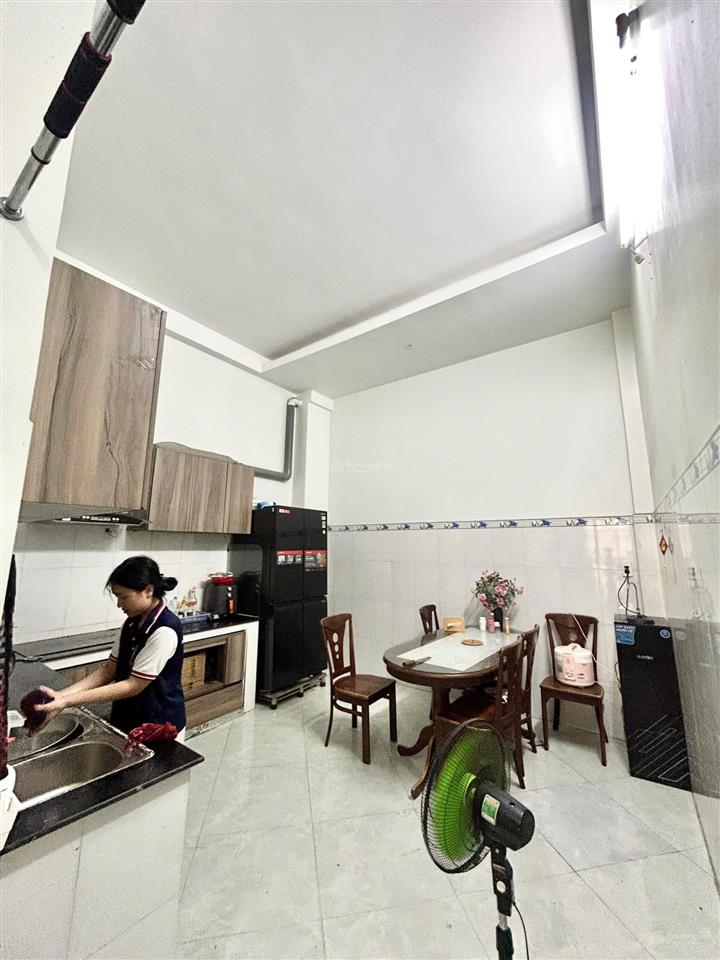 Bán nhà đối diện vạn phúc city nhà mới đẹp vào ở ngay giá 7,4 tỷ