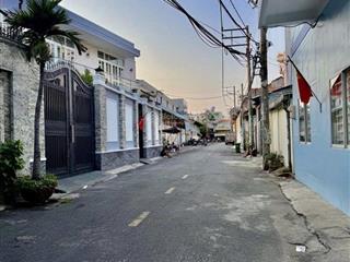 **xe hơi đậu trong nhà  lý thánh tông  tân phú  52m2 vuông vức  nhà đẹp 4 phòng ngủ  nhỉnh 6t