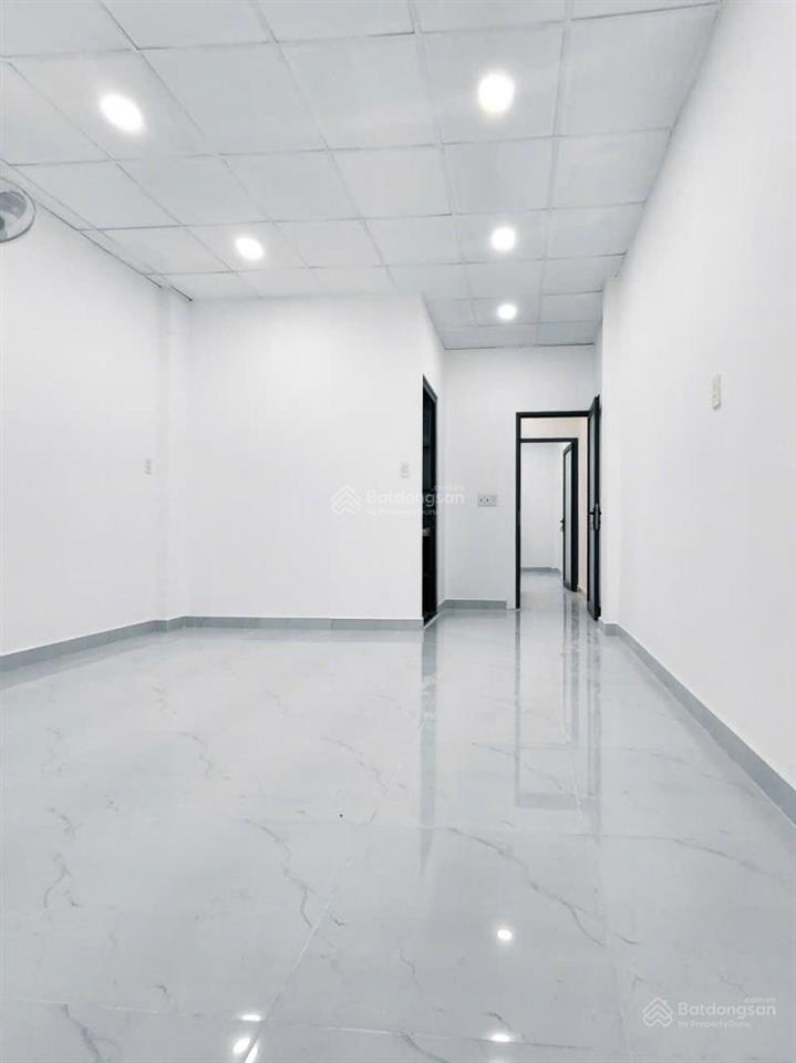 5.9 tỷ  trung tâm tân phú  52m  sổ vuông a4