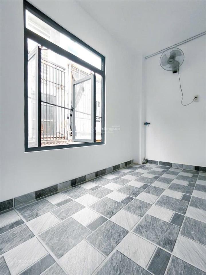 5.9 tỷ  trung tâm tân phú  52m  sổ vuông a4