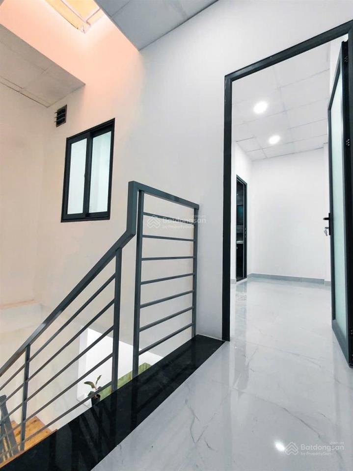 5.9 tỷ  trung tâm tân phú  52m  sổ vuông a4