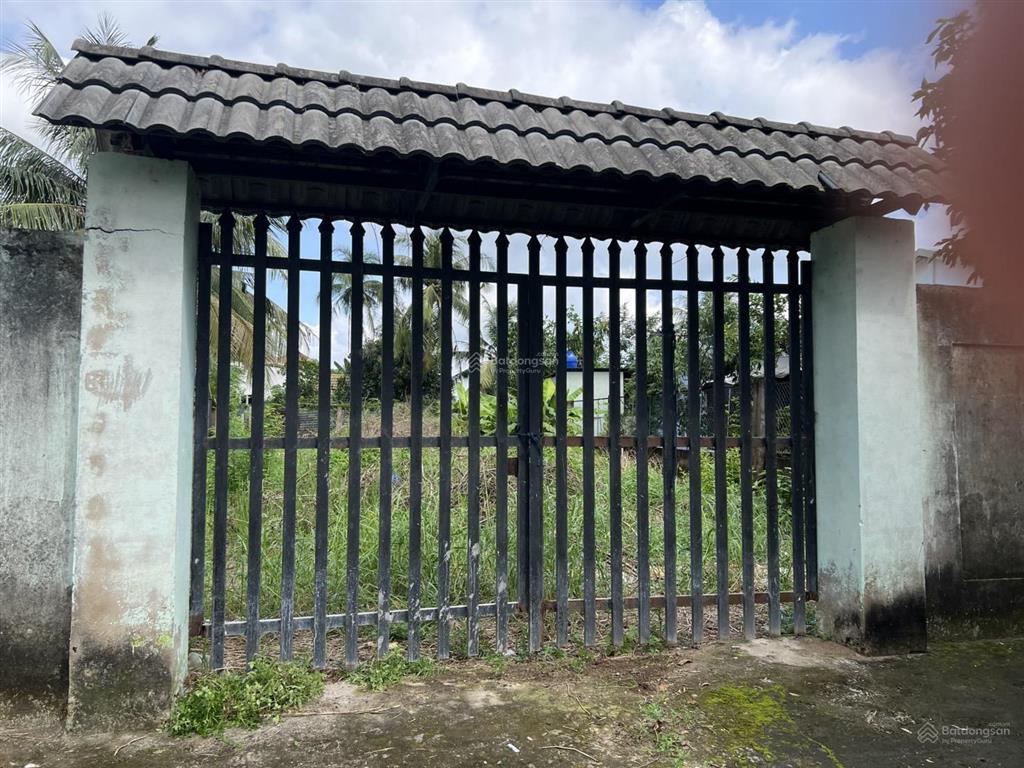 Một lô đất với diện tích 12*39m2. cách ubnd xã hưng long khoảng 400m.