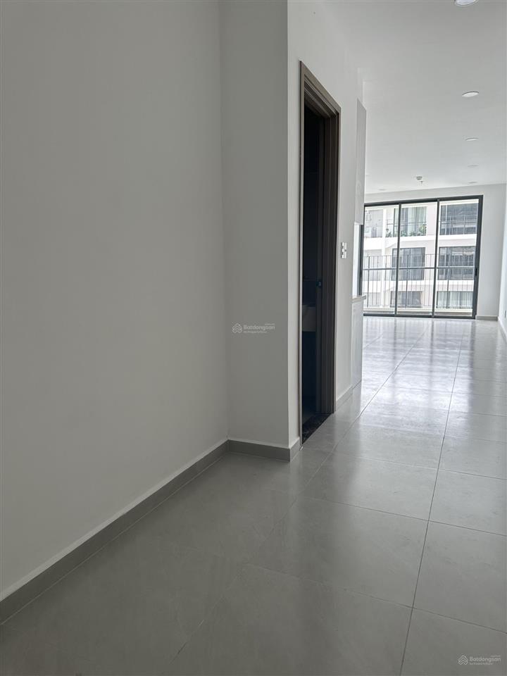 Cho thuê căn hộ mt eastmark 2pn 2wc nội thất cơ bản giá 6,5tr/tháng vào ở ngay