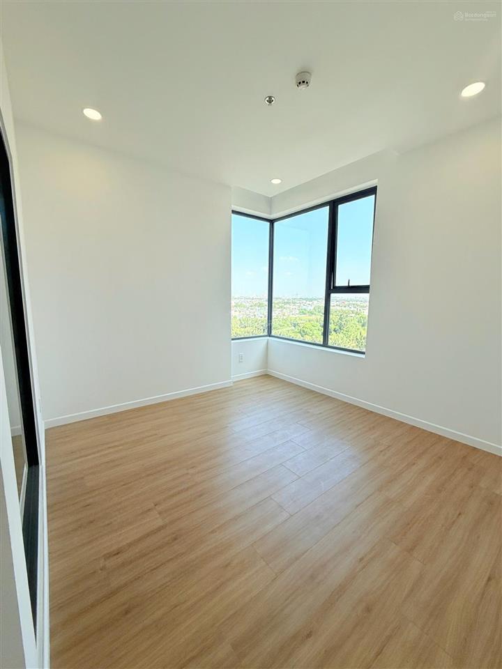 Cần cho thuê căn 3pn 3wc 95m² vào ở ngay sẵn nội thất cơ bản máy lạnh, máy giặt, tủ lạnh nước nóng