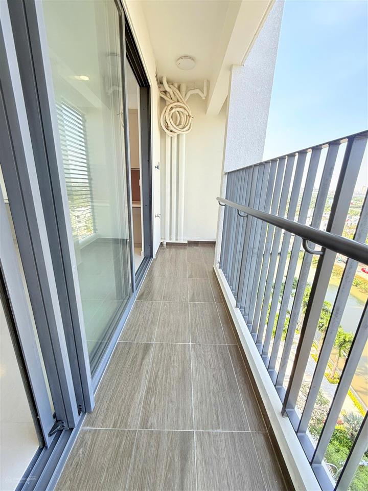 Cần cho thuê căn 3pn 3wc 95m² vào ở ngay sẵn nội thất cơ bản máy lạnh, máy giặt, tủ lạnh nước nóng