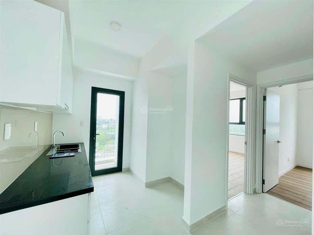 Chính chủ cần bán gấp căn hộ 2pn2wc 70m2 tầng cao view cực thoáng giá 3,7 tỷ, hỗ trợ vay ngân hàng
