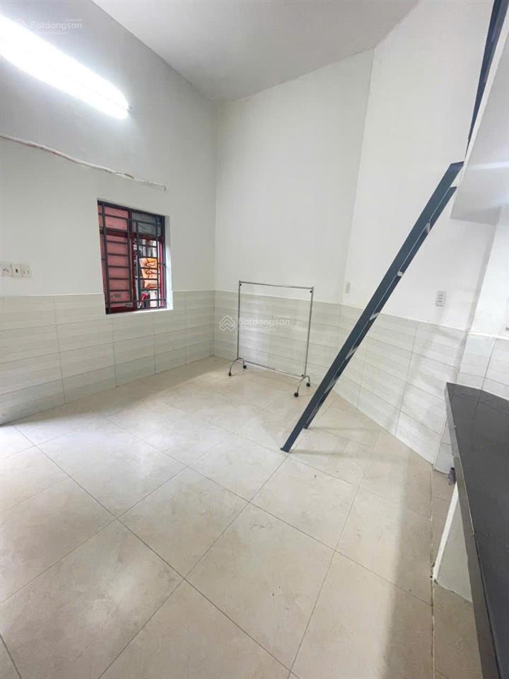 Phòng trọ gác cao rộng 30m² gần đình phong phú, dương đình hội