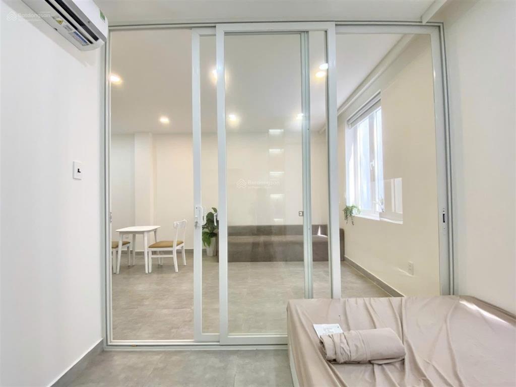 Căn hộ tách bếp 1 phòng ngủ gần vòng xoay liên phường full nội thất