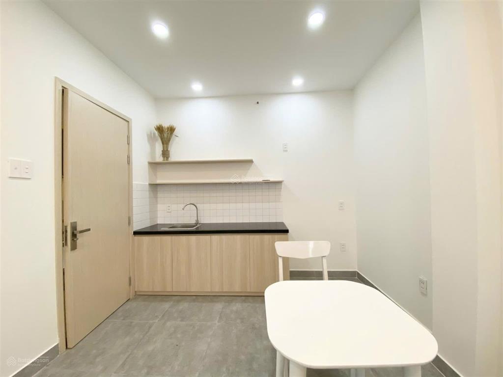 Căn hộ tách bếp 1 phòng ngủ gần vòng xoay liên phường full nội thất