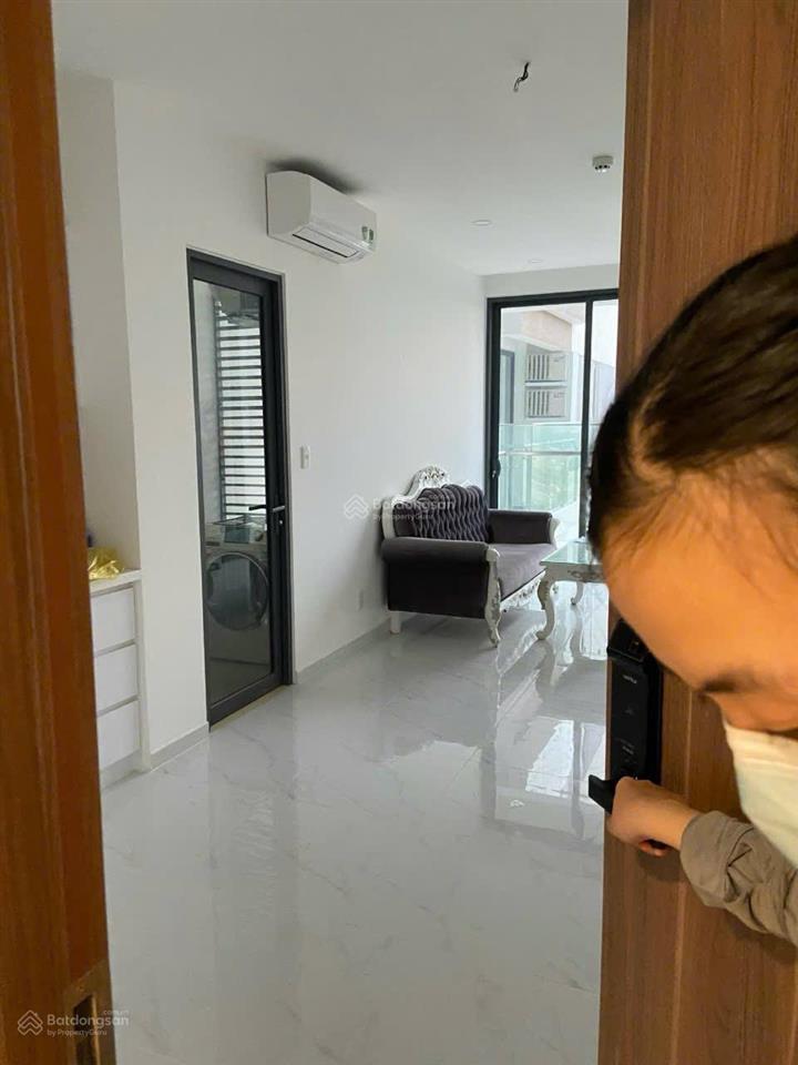 Em cần cho thuê căn hộ 1pn+ 1wc full nội thất, view siêu đep giá 12tr tại d'lusso  em 0906 893 ***