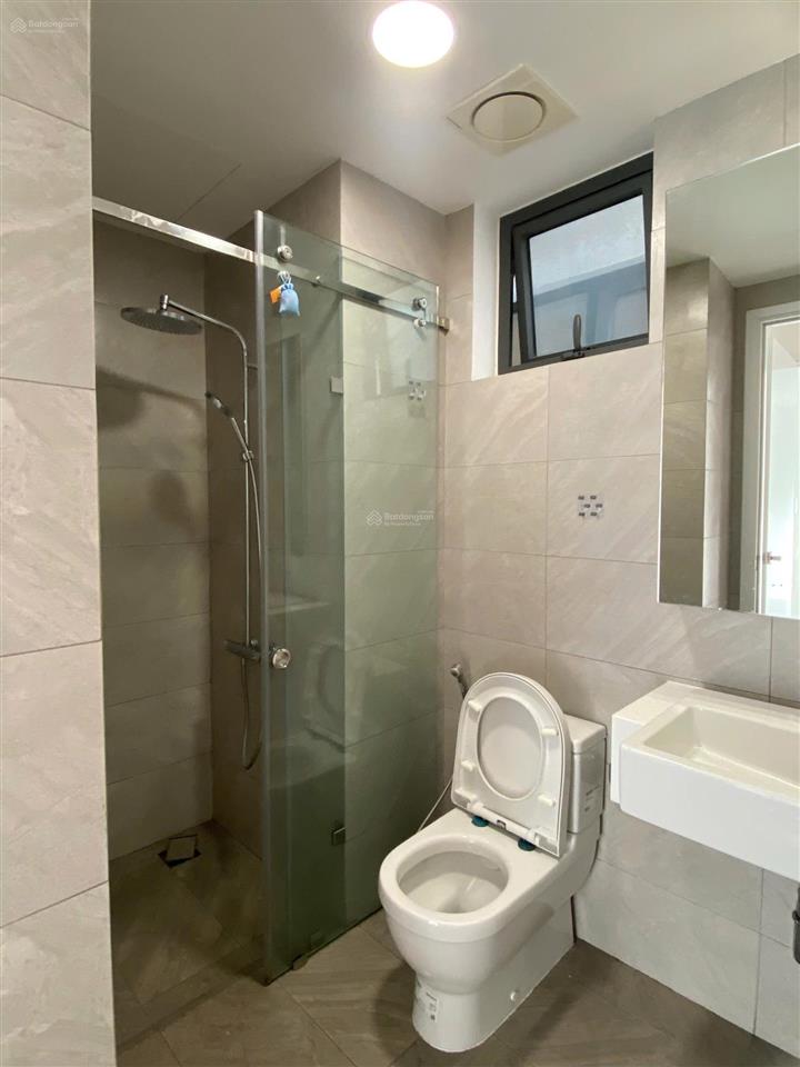 Căn hộ cao cấp tầng trung giá 6 tỷ bao thuế phí.  em 0906 893 *** xem nhà ạ